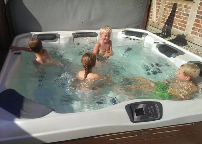 Ostsee-wellnesslandhaus Mit Sauna, Jacuzzi, Innenwhirlpool Feriehus
